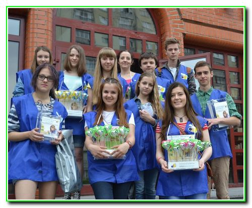 Волонтери проекту «Україна без сиріт»